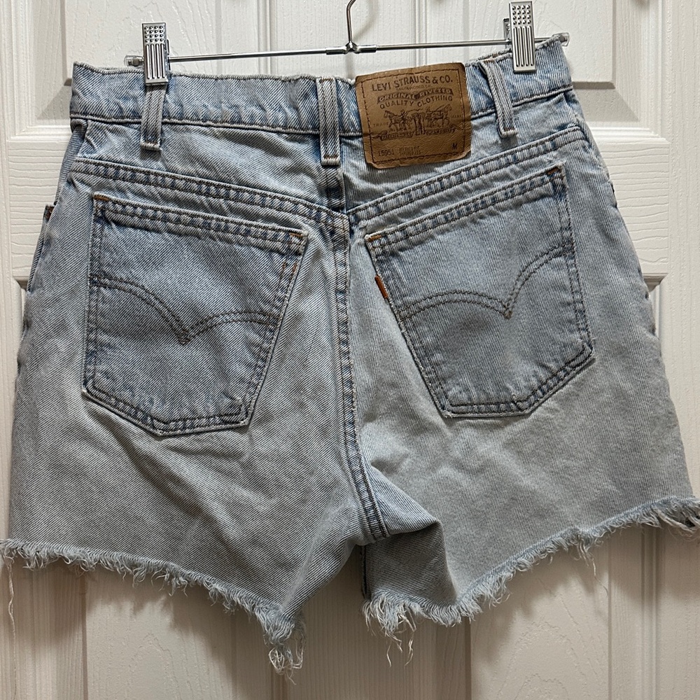Levi's Light Blue Frayed Women’s Jean Shorts - Picture 2 of 7